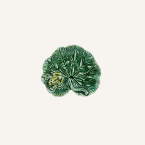 Ceramiczny liść geranium z żabką 13 cm Bordallo Pinheiro Countryside Leaves.png
