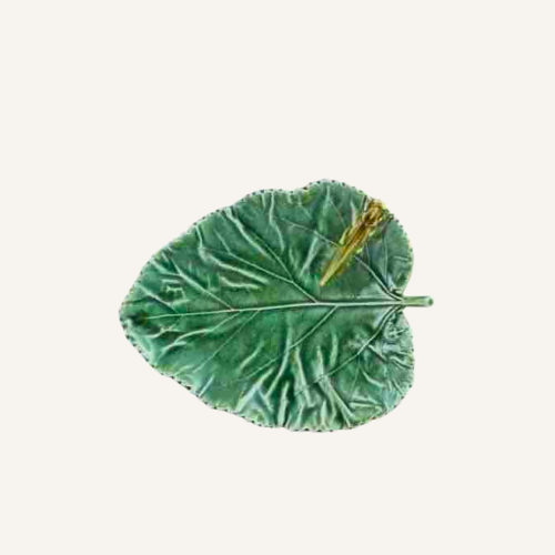 Ceramiczny liść morwy z konikiem polnym 17 cm Bordallo Pinheiro Countryside Leaves.png
