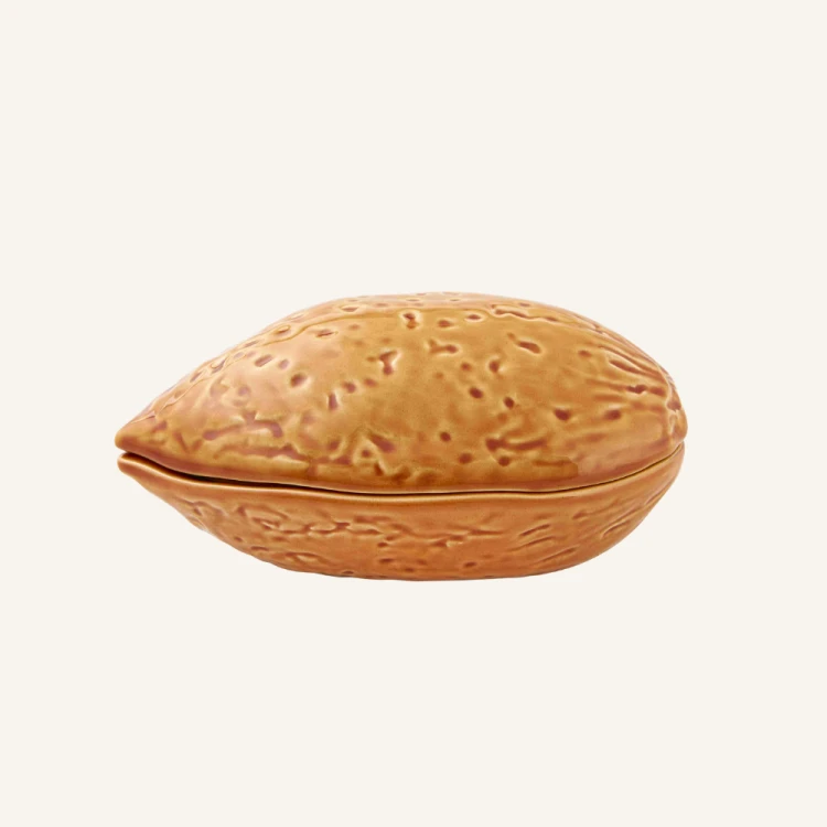 Ceramiczny migdał z pokrywką 16 cm Bordallo Pinheiro Nuts.png