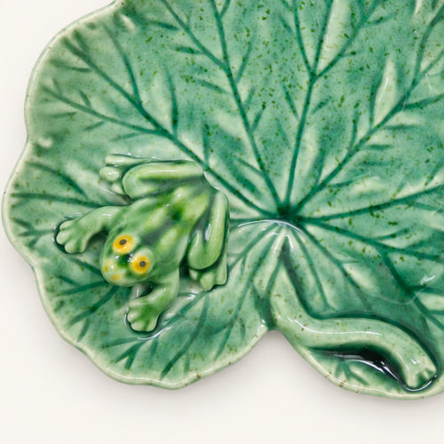 Ceramiczny liść geranium z żabką 13 cm Bordallo Pinheiro Countryside Leaves (2).png