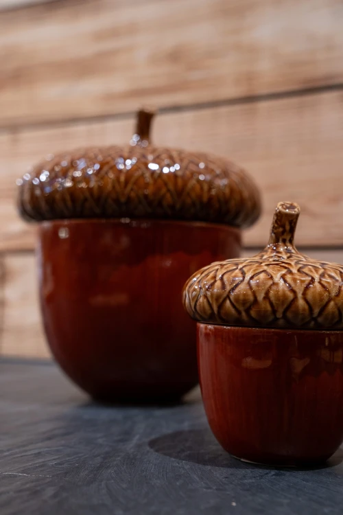 Ceramiczny pojemnik żołądź 30 cm Bordallo Pinheiro Gudrun – aranżacja