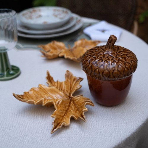 Ceramiczny żółty liść klonu 21 cm Bordallo Pinheiro Gudrun – aranżacja