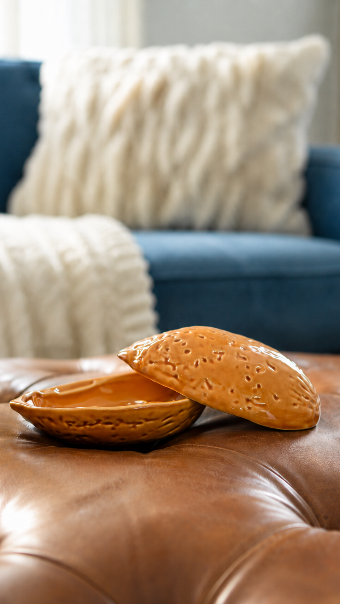 Ceramiczny migdał z pokrywką Bordallo Pinheiro